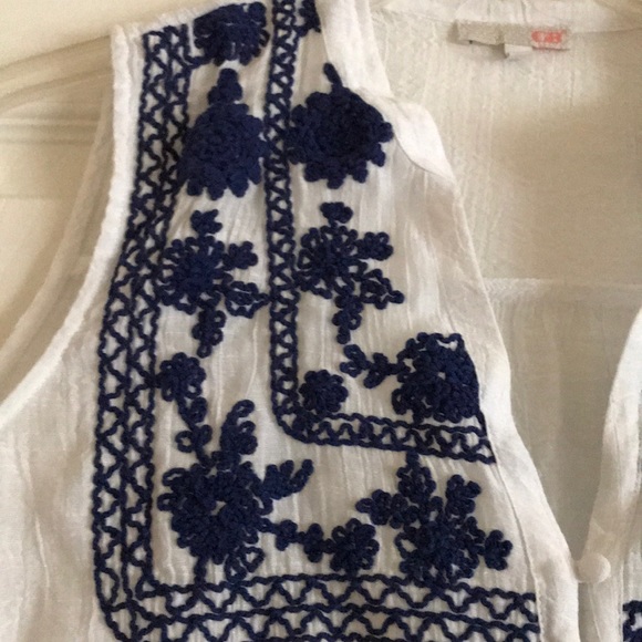 Boho button down embroidered top - Picture 3 of 4